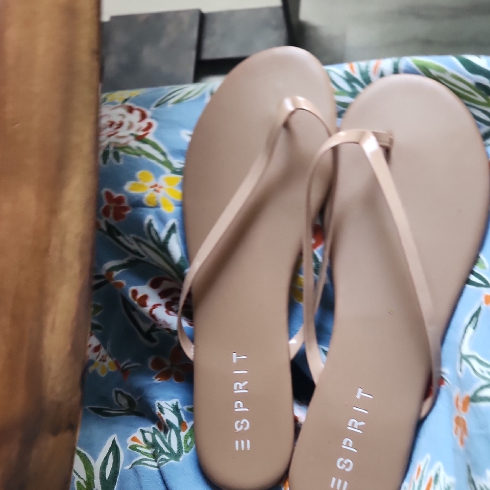 Esprit Tan Sandals Comfortable Thong Style